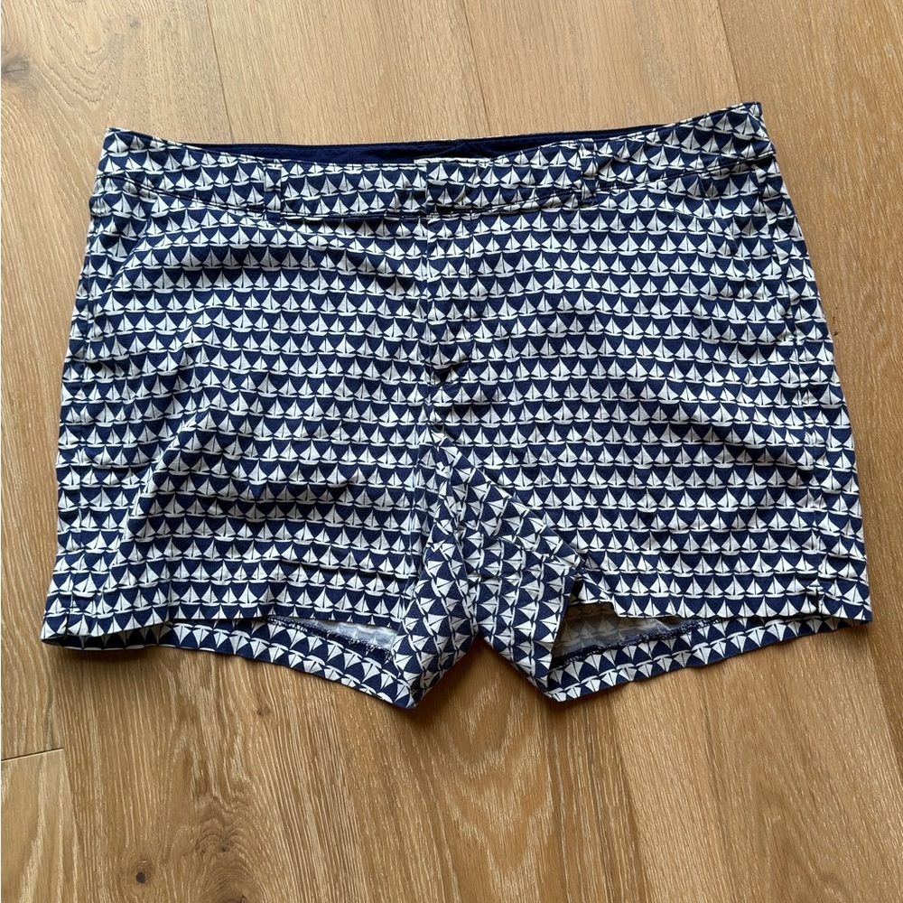 Old Navy Women’s Shorts Size 16 – Set of 3, Blue Shades, Prints & Solid - Picture 3 of 4